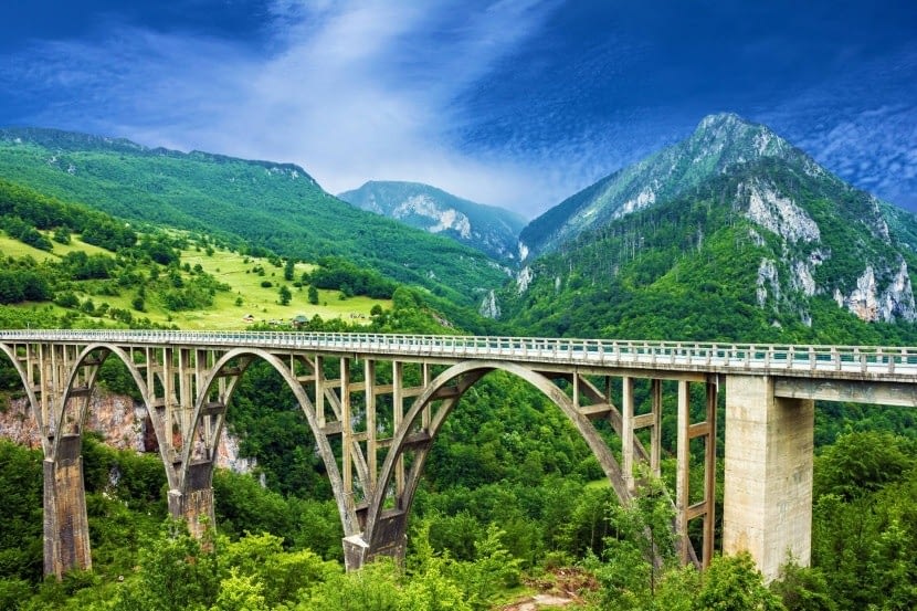 Tara kanyon híd Montenegró hegyvidék