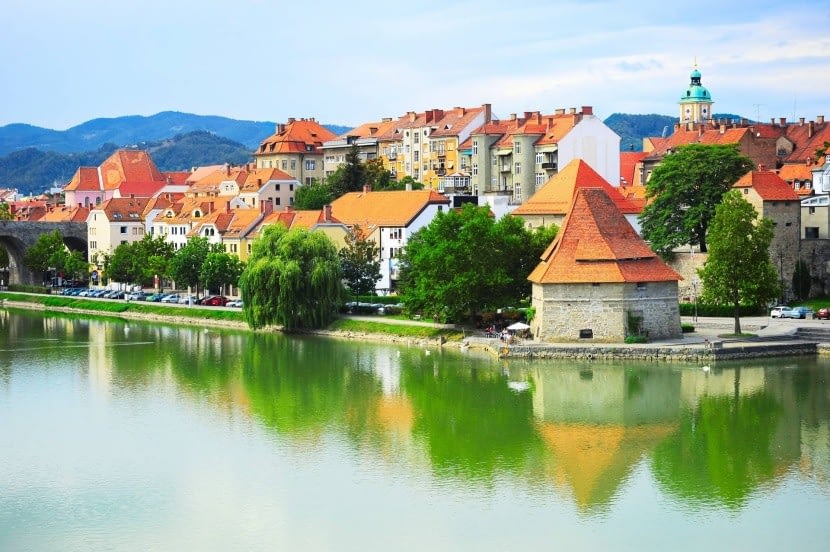 Maribori folyópart