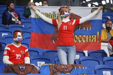 Orosz szurkolók a mérkőzés előtt