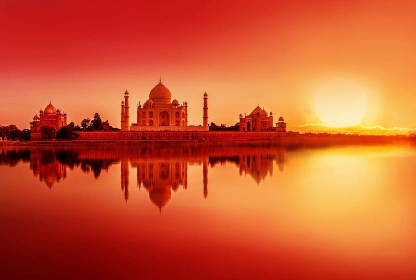 Naplemente a Taj Mahalnál