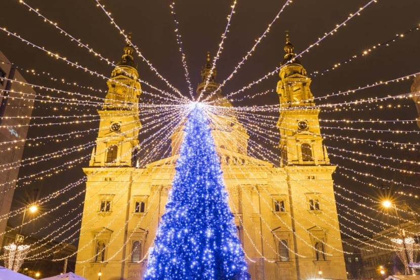 Karácsonyi vásár a Szent István Bazilika előt